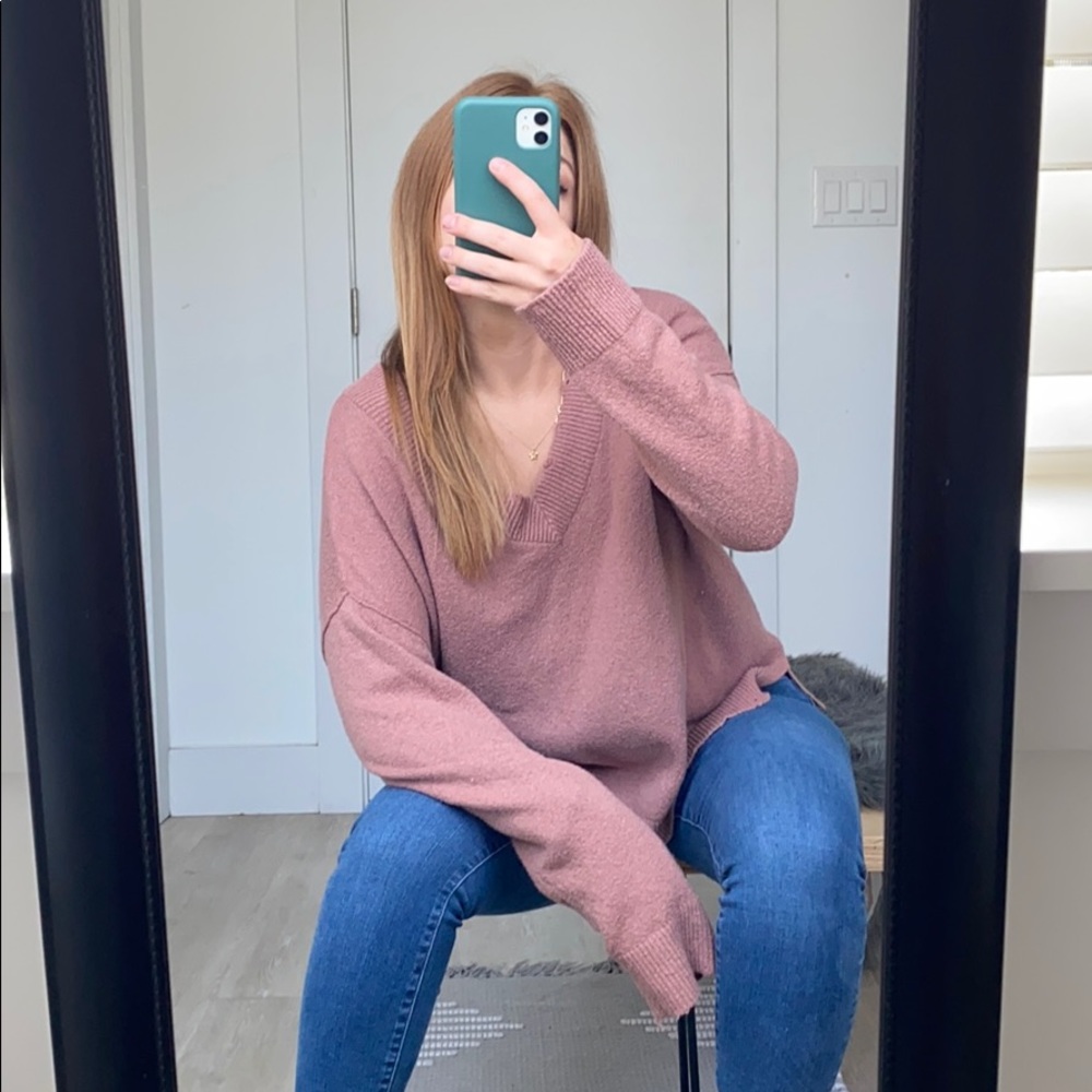 Nordstrom dusty pink distressed v neck sweater
